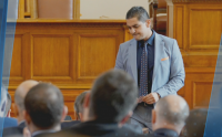 Скандалът "500К": Бурни коментари в кулоарите на парламента
