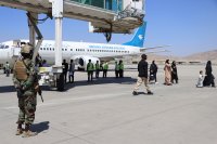 Международното летище в Кабул официално възобнови дейността си