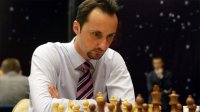 Веселин Топалов води еднолично в турнир по ускорен шахмат в Китай