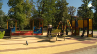 Безопасни ли са детските площадки в София? Родители сигнализират за нередности