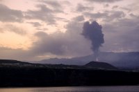 Лавата от вулкана на Ла Палма почти достигна до океана