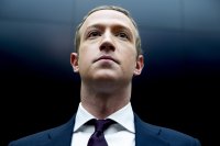 Зукърбърг се извини за срива на Фейсбук