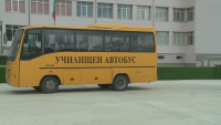 Няма кой да кара училищните автобуси в Бяла