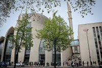 Най-голямата джамия в Кьолн ще призовава за петъчната молитва с високоговорители