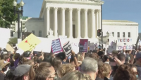 Съдът в Тексас временно отмени спорната забрана за аборти