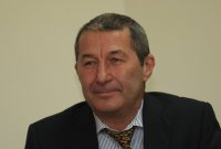 Почина икономистът Владимир Каролев
