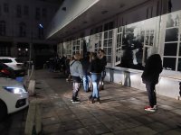 За вход в заведения: Опашки пред мобилни пунктове за бързи антигенни тестове в София