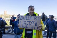 Строги мерки в Италия: Не можеш да отидеш на работа без зелен сертификат