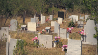 В останали без гробища села погребват починалите в дворовете