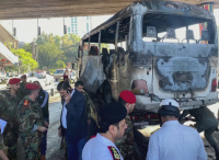 Атака срещу военен автобус в Дамаск взе 13 жертви