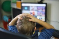 В кои общини децата ще учат онлайн и къде на ротация от днес