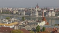 Унгария затяга мерките - задължителни маски на закрито