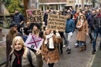 7 са задържани след поредната нощ на протести срещу ковид мерките в Нидерландия