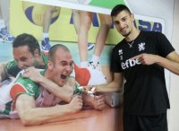 Алекс Грозданов и Денис Карягин играха при драматичен успех на Монца