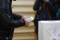 „Галъп”: Избирателната активност към 13.00 часа е 17,5%