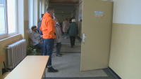 Избирателната активност в Русе остава ниска - около 34%