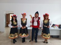 Членовете на СИК в Александруполис се облякоха с народни носии