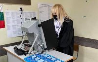 Лили Иванова гласува и пожела успех на всички българи