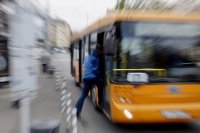 Нападение над непълнолетен в автобус на градския транспорт в София