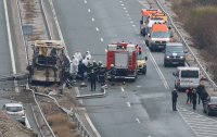 Трагедия на АМ "Струма": Пътнически автобус се запали, загинали са 45 души