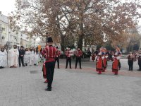 Започнаха празниците на младото вино в Пловдив (СНИМКИ)