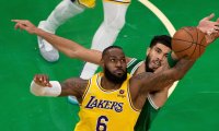 НБА глоби Леброн за неприличен жест по време на мач