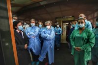 снимка 3 Лекари от "Лозенец“ протестират срещу превръщането ѝ в детска болница