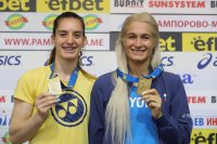 Сестри Стоеви научиха съперничките си на финалите на Световните серии по бадминтон