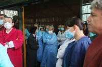 снимка 5 Лекари от "Лозенец“ протестират срещу превръщането ѝ в детска болница