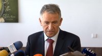 Кацаров: МОН трябва да реши дали големите ученици могат да се тестват с тестове за възрастни