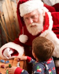 Католически свещеник шокира деца с изказване, че няма Дядо Коледа
