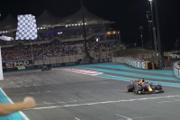 Макс Верстапен е новият световен шампион във Формула 1 след страхотна драма