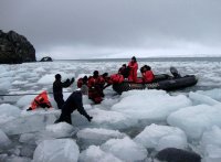 Българските антарктици не стигнаха до о-в Ливингстън