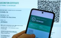 Премиерът Петков подписа заповедта за зелен сертификат в МС
