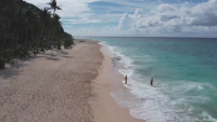 Ефект на затварянето: Плажовете на филипински остров са по-чисти