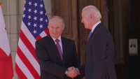 Байдън и Путин си размениха предупреждения за Украйна, но обещават дипломация