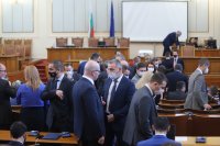 Депутатите ще влизат със зелен сертификат в парламента от 24 януари