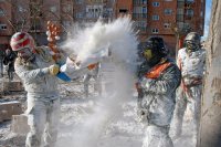 Забавление по испански: Фестивал на "брашнените хора" във Валенсия (Снимки)