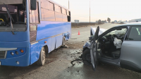 Трима пострадали при катастрофа между пътничесĸи автобус и автомобил в Русе