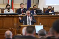 Социалният министър обеща "декемврийски" пенсии до юни