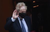 Скандал на Острова: Борис Джонсън се вихрил на парти по време на траура за принц Филип