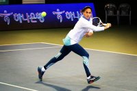 Изабелла Шиникова записа две победи в Тунис