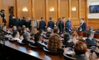 Депутатите от ГЕРБ-СДС напуснаха пленарната зала по време на речта на президента