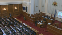Размяна на реплики в парламента заради удължаването на Бюджет 2021