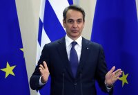 Гръцкият премиер се извини за непочистените пътища