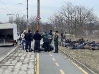 Голяма група нелегални мигранти са задържани при спецакция в Бургас