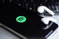 Spotify загуби милиарди след скандал с дезинформация за COVID-19