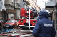 снимка 13 Две жертви след пожар в центъра на София, мъж е в тежко състояние (Снимки)