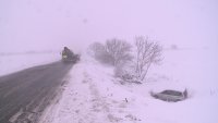 Усложнена пътна обстановка във Варненско заради снеговалеж и вятър