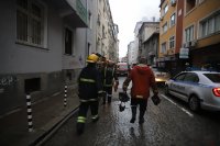 снимка 3 Две жертви след пожар в центъра на София, мъж е в тежко състояние (Снимки)